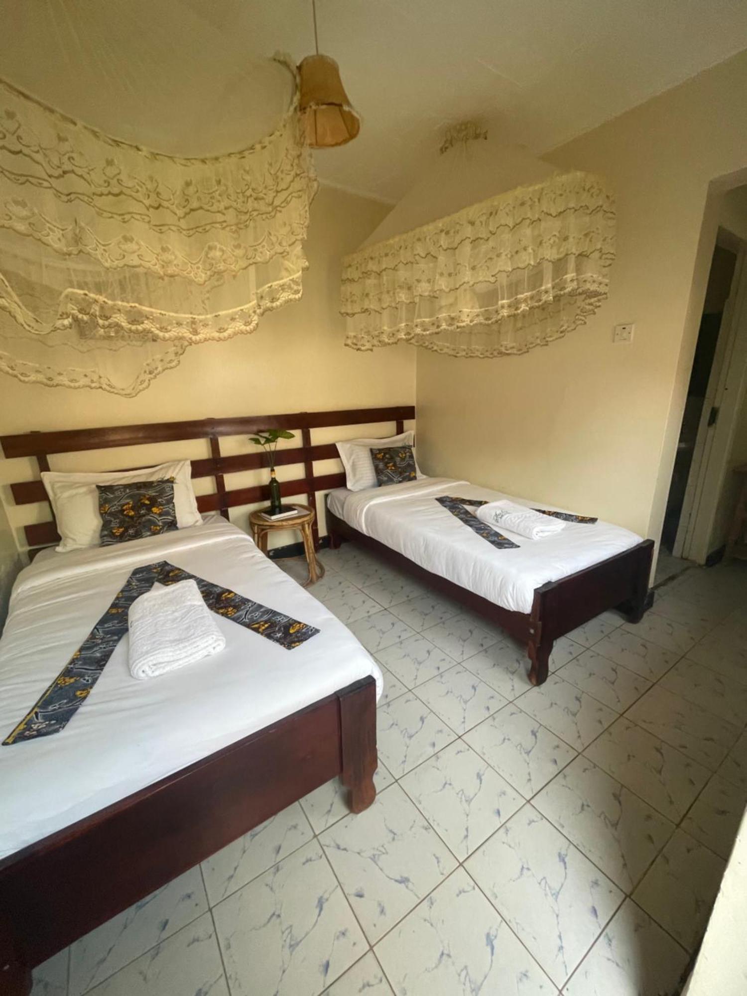 Suba Motel Kihihi Extérieur photo